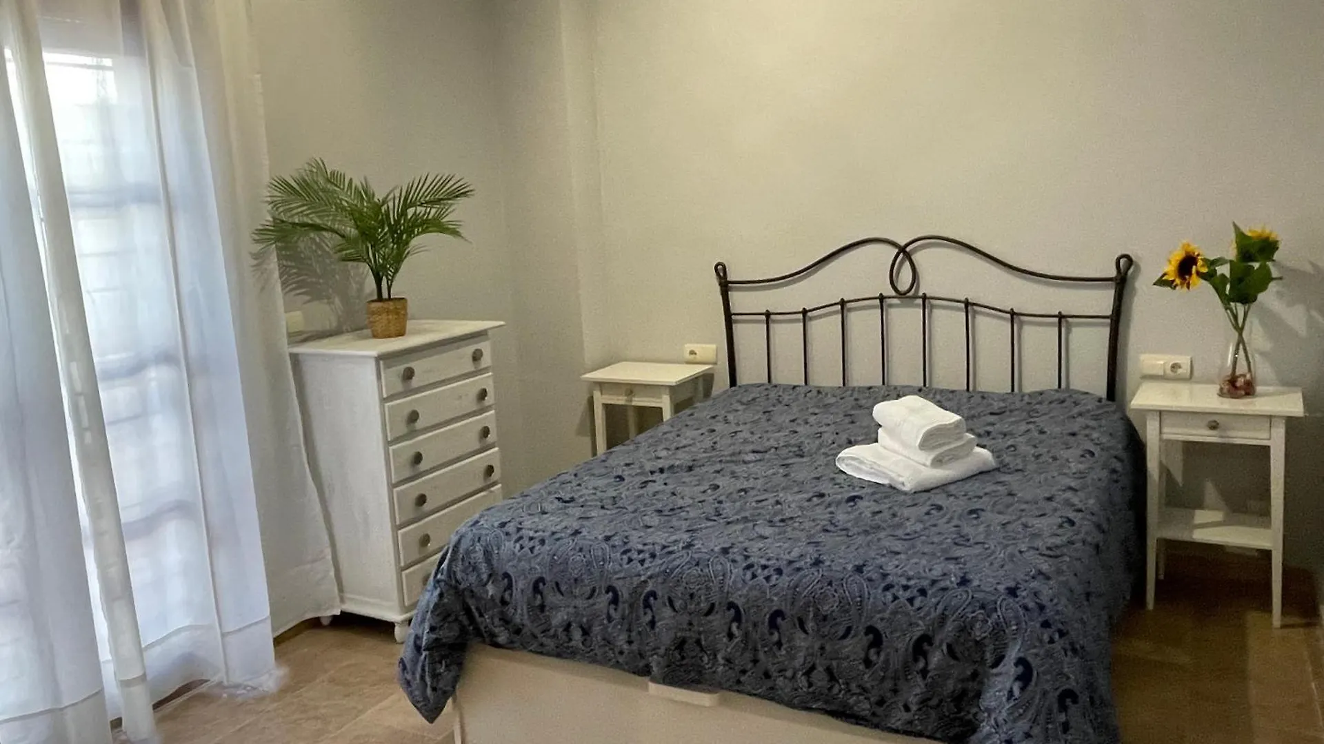 Piso En El Centro De Huelva Silencioso Y Con Gran Patio, Calle La Paz Apartment